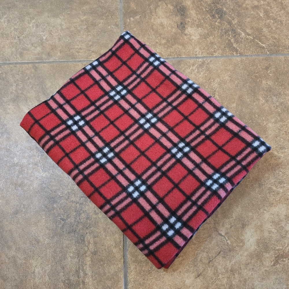 Red Plaid Plush Blanket - Picture 2 of 3